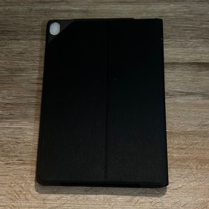 Black iPad Air 2 case